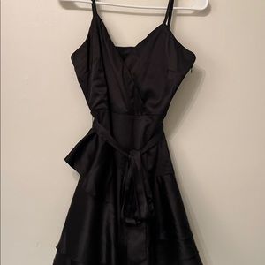 Dress very good condition, used only 1 time, clean, Color Black, size M